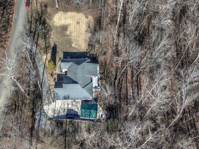 61 Lake Drive, Trenton, GA 30752