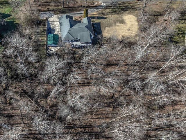 61 Lake Drive, Trenton, GA 30752