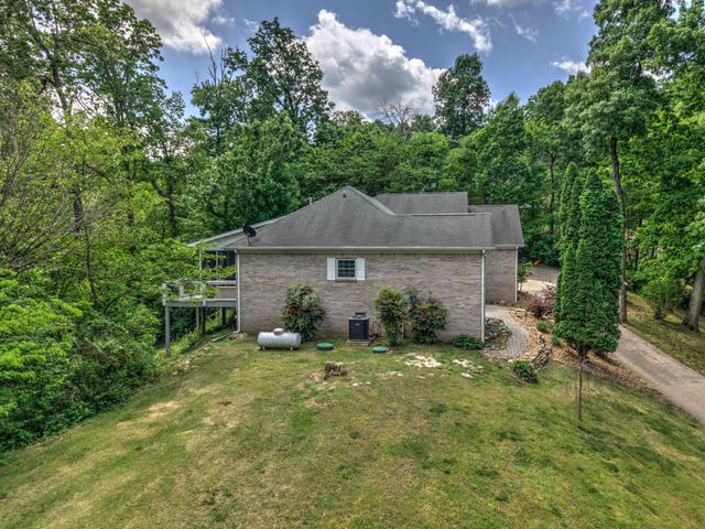 61 Lake Drive, Trenton, GA 30752