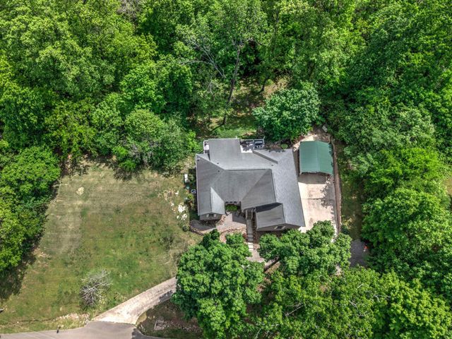 61 Lake Drive, Trenton, GA 30752