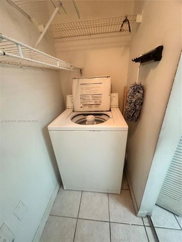5011 Wiles Rd 207, Coconut Creek, FL 33073