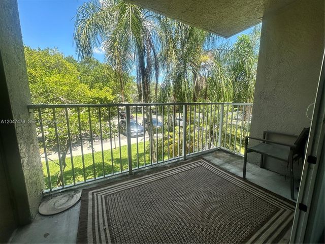 5011 Wiles Rd 207, Coconut Creek, FL 33073