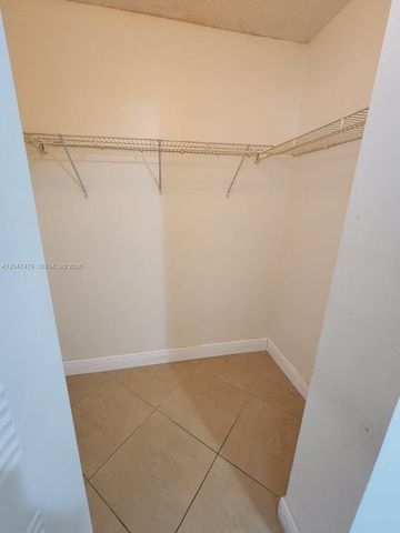 5011 Wiles Rd 207, Coconut Creek, FL 33073