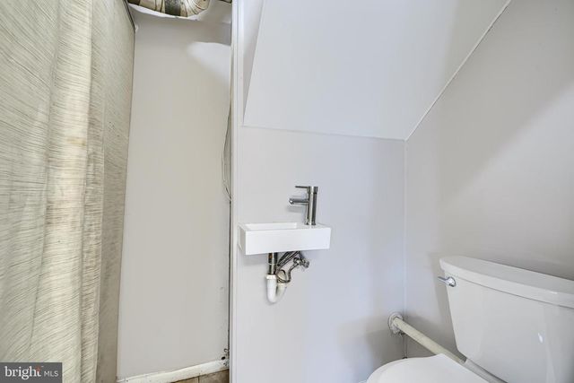 2014 LARKHALL RD, Dundalk, MD 21222