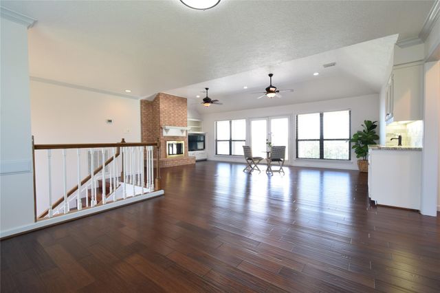 179 April Waters Drive N, Conroe, TX 77356