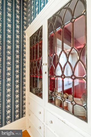 11 E FRONT ST, Jim Thorpe, PA 18229