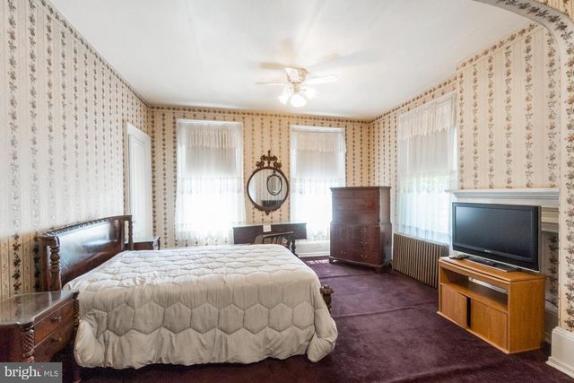 11 E FRONT ST, Jim Thorpe, PA 18229