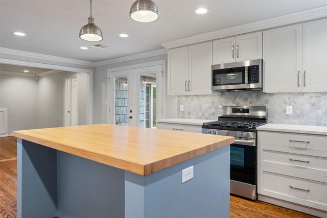 1108 Glenwood Avenue, Nichols Hills, OK 73116