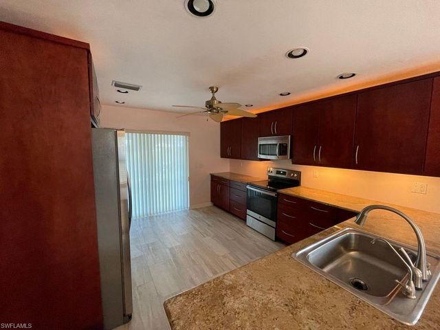 2205 SW 2nd TER, Cape Coral, FL 33991