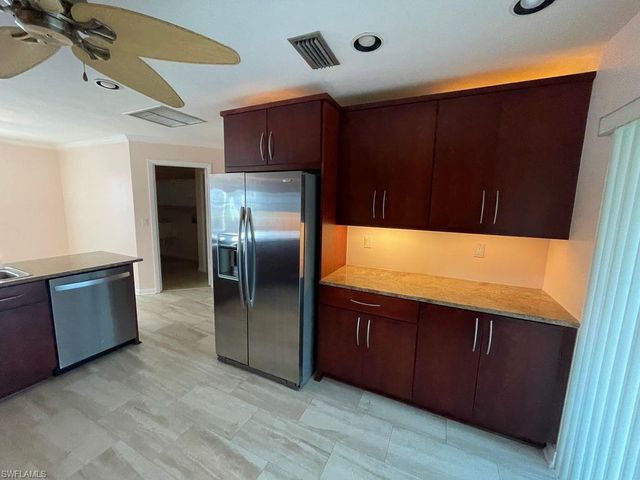 2205 SW 2nd TER, Cape Coral, FL 33991