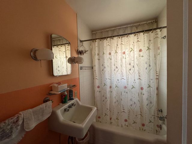 9 Old Colony Road, Dover, NH 03820