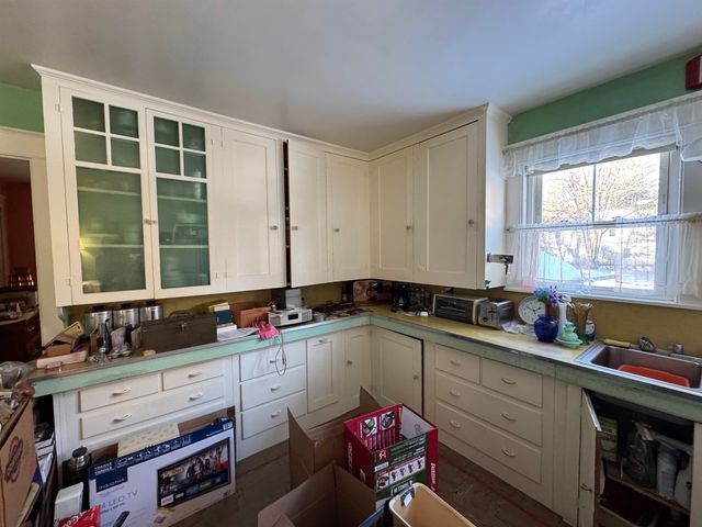 9 Old Colony Road, Dover, NH 03820