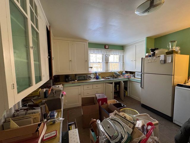 9 Old Colony Road, Dover, NH 03820