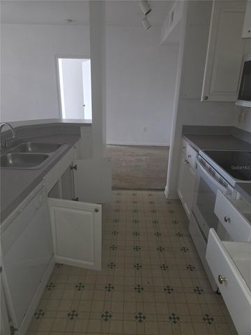 5566 METROWEST BOULEVARD 2-205, Orlando, FL 32811