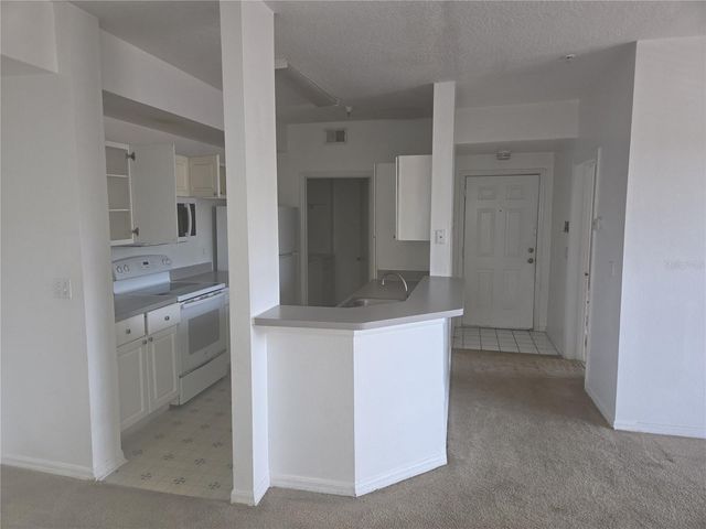 5566 METROWEST BOULEVARD 2-205, Orlando, FL 32811