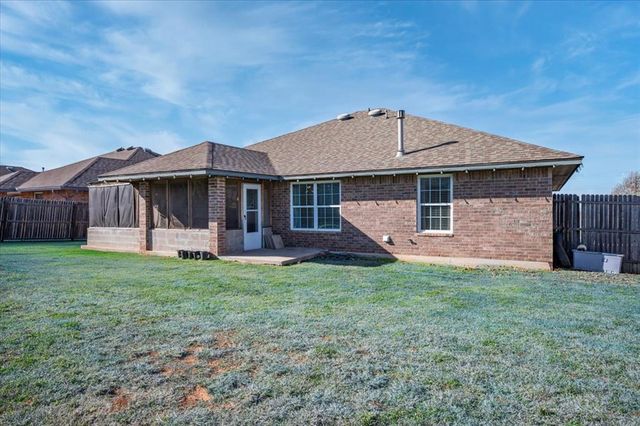 11300 NW 100th Street, Yukon, OK 73099