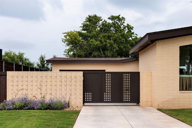 559 SW Pedras Circle, Newcastle, OK 73065