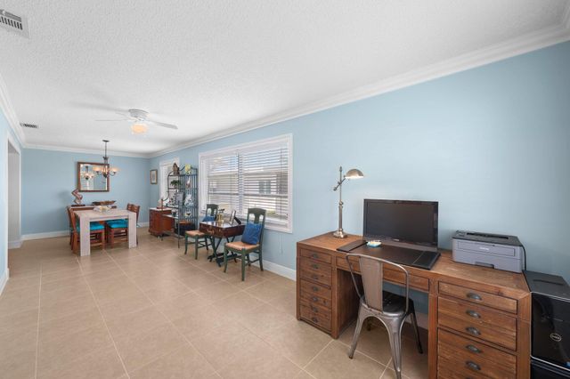 2114 SW 13th Place, Boynton Beach, FL 33426