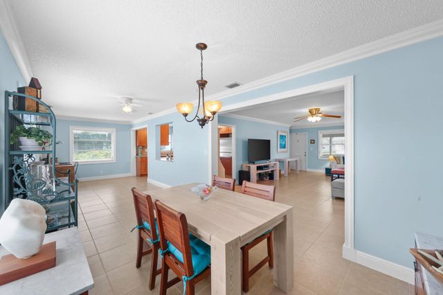 2114 SW 13th Place, Boynton Beach, FL 33426