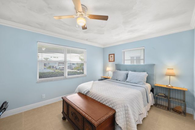 2114 SW 13th Place, Boynton Beach, FL 33426