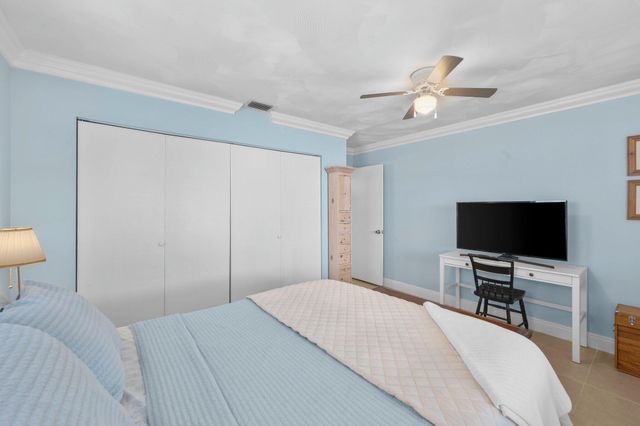 2114 SW 13th Place, Boynton Beach, FL 33426