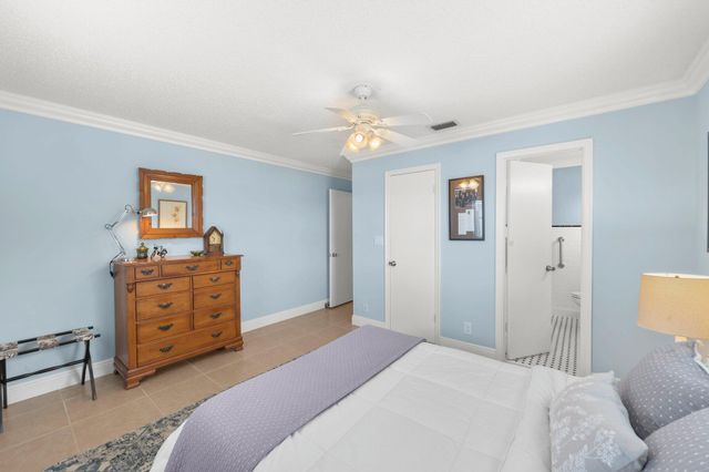2114 SW 13th Place, Boynton Beach, FL 33426