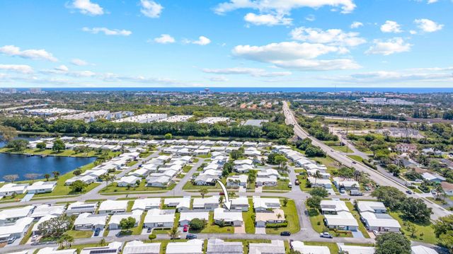 2114 SW 13th Place, Boynton Beach, FL 33426