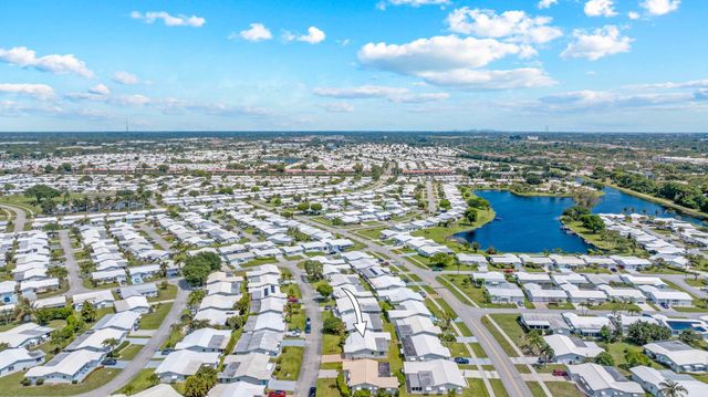 2114 SW 13th Place, Boynton Beach, FL 33426