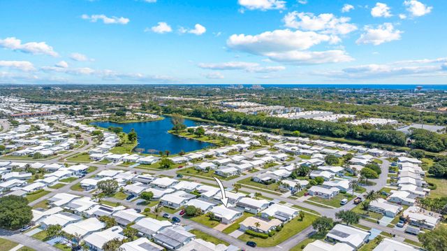 2114 SW 13th Place, Boynton Beach, FL 33426