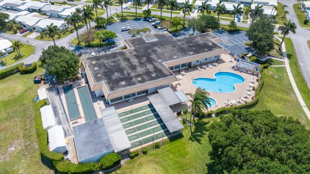 2114 SW 13th Place, Boynton Beach, FL 33426