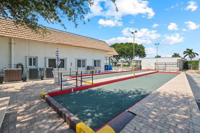 2114 SW 13th Place, Boynton Beach, FL 33426