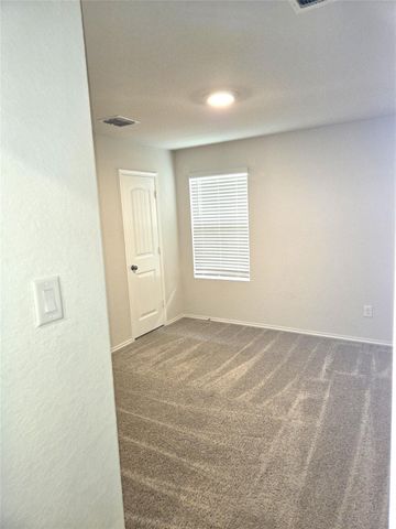 716 Monarch DR, Seguin, TX 78155