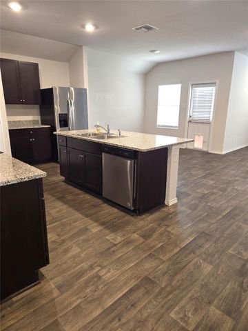 716 Monarch DR, Seguin, TX 78155