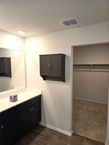 716 Monarch DR, Seguin, TX 78155