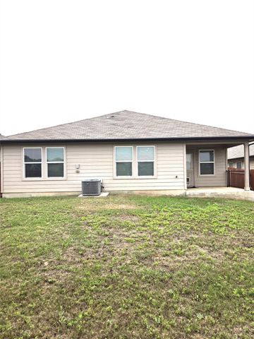 716 Monarch DR, Seguin, TX 78155