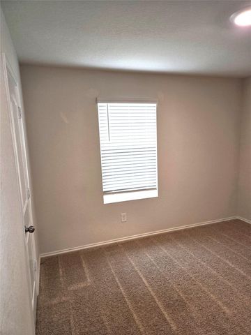 716 Monarch DR, Seguin, TX 78155