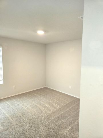716 Monarch DR, Seguin, TX 78155