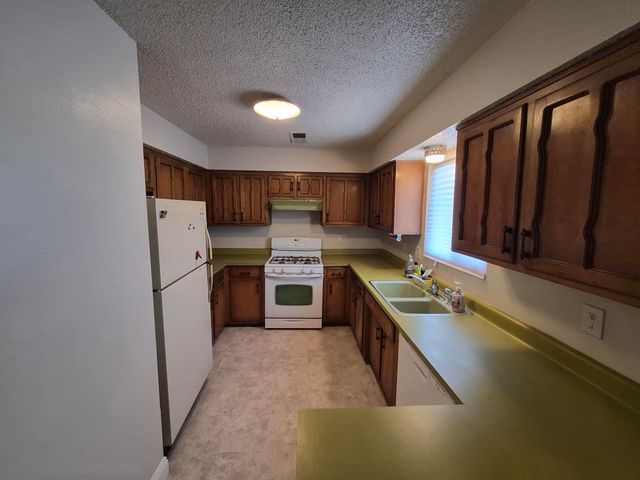 3601 33rd Circle SE, Rio Rancho, NM 87124