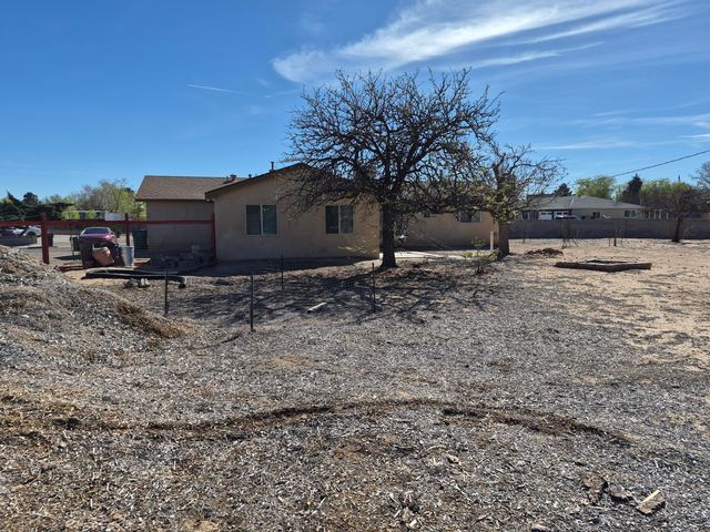 3601 33rd Circle SE, Rio Rancho, NM 87124