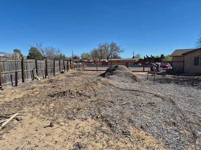 3601 33rd Circle SE, Rio Rancho, NM 87124