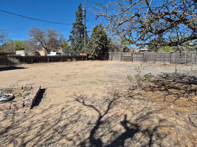 3601 33rd Circle SE, Rio Rancho, NM 87124