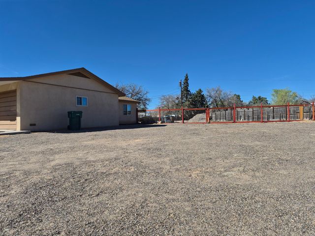 3601 33rd Circle SE, Rio Rancho, NM 87124