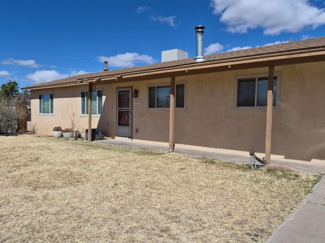 3601 33rd Circle SE, Rio Rancho, NM 87124