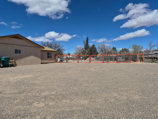 3601 33rd Circle SE, Rio Rancho, NM 87124
