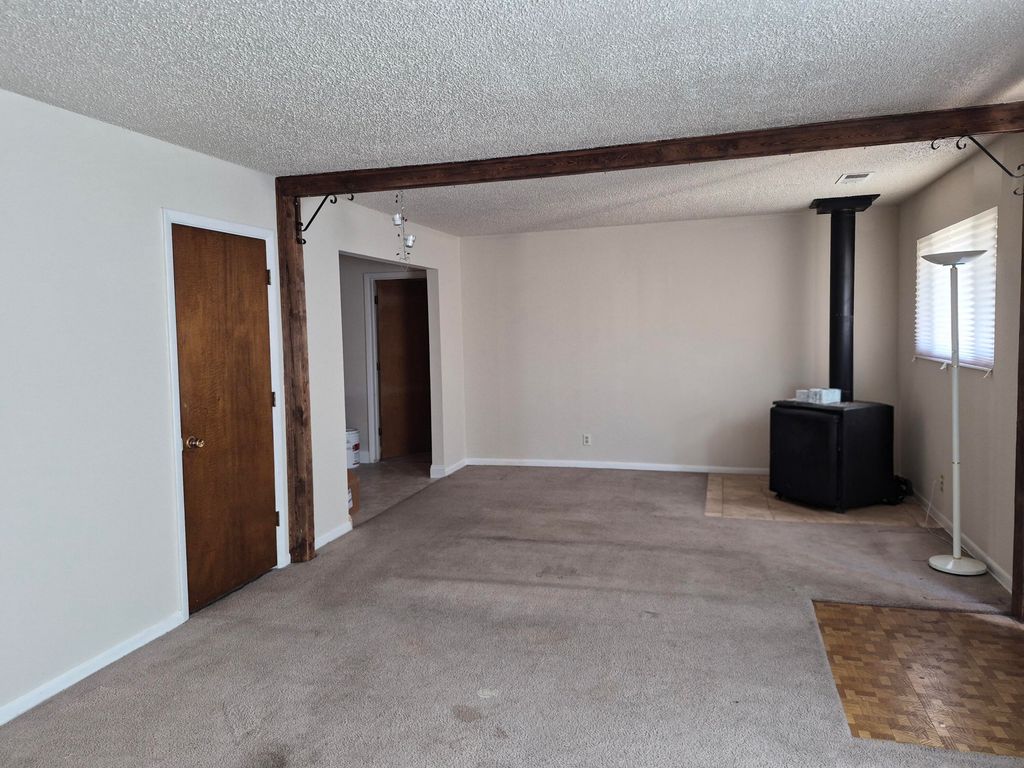 Image 12 of property listing at 3601 33rd Circle SE, Rio Rancho, NM 87124