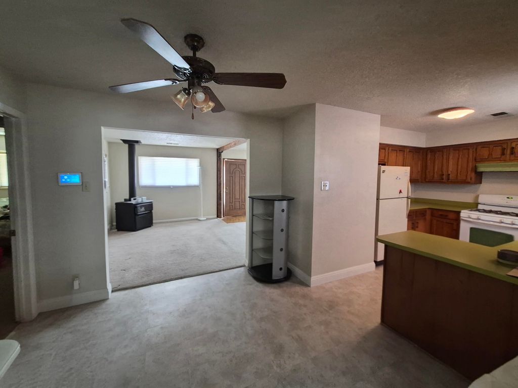 Image 15 of property listing at 3601 33rd Circle SE, Rio Rancho, NM 87124