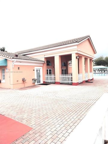 2755 SE 16th Avenue 100, Homestead, FL 33035