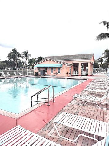 2755 SE 16th Avenue 100, Homestead, FL 33035