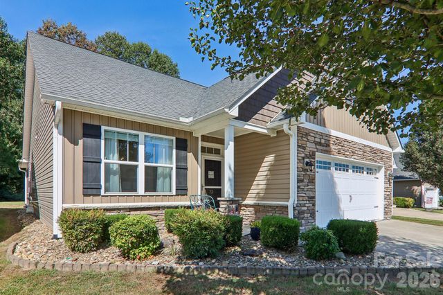 73 Foxtail Court, Hendersonville, NC 28792