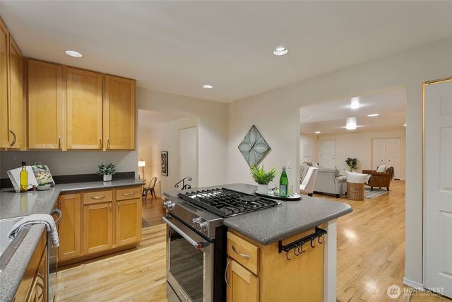 26702 Ohio Avenue NE, Kingston, WA 98346